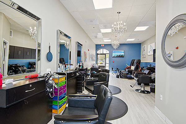 Clubhouse – Salon